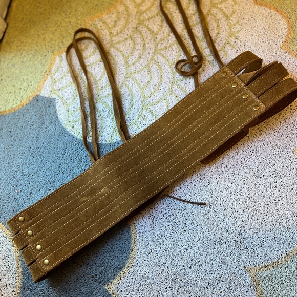 ISO Spell Josephine Suede Tie Adjustable Lace-Up Belt Small S - Picture 4 of 5